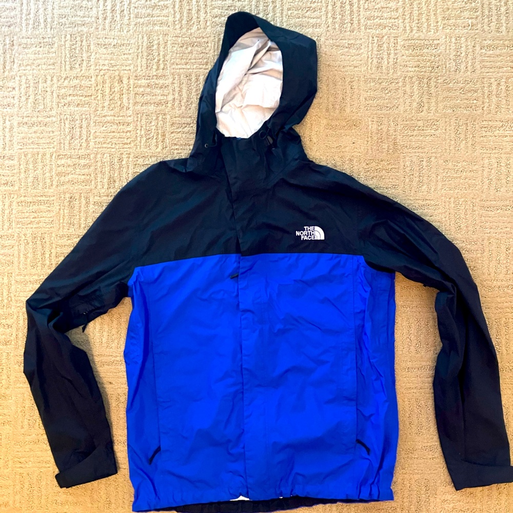 THE NORTH FACE Men’s Venture 2 Waterproof Hooded Rain Jacket - Size Medium